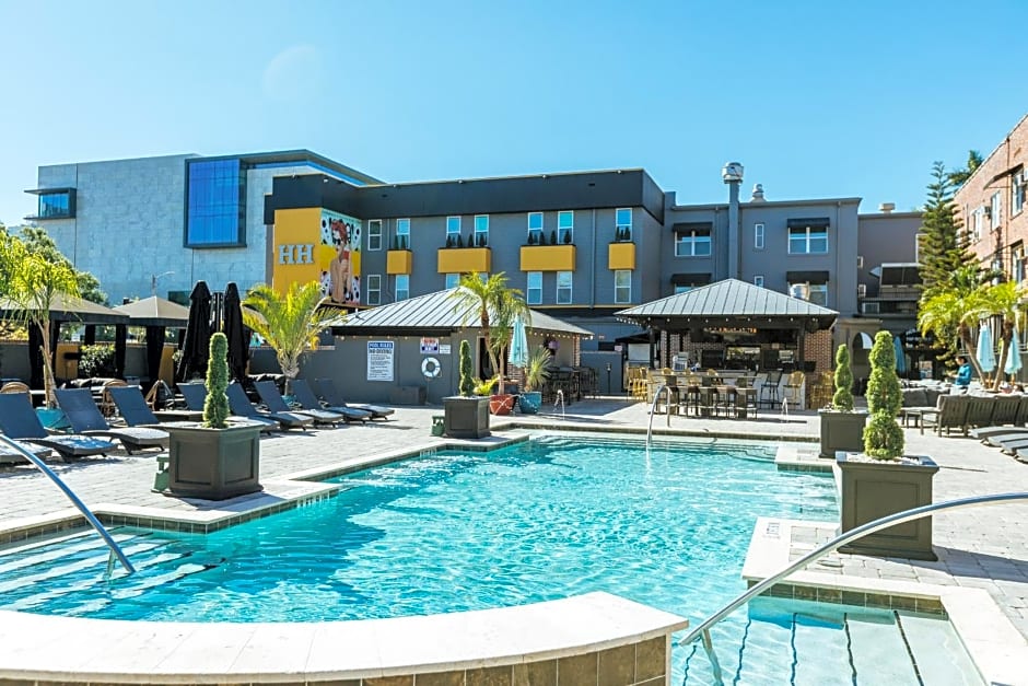 Hollander Hotel - Downtown St. Petersburg
