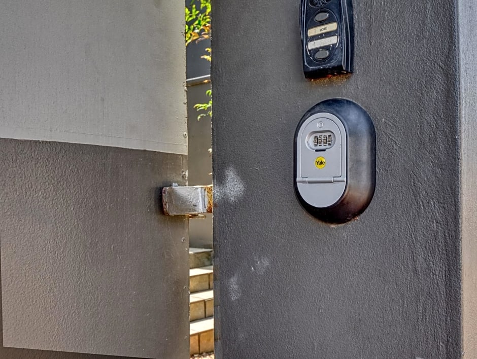 Private Studio flatlet, Uncapped Wifi, Netflix,Full DSTV