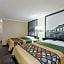 Super 8 by Wyndham Los Angeles Downtown