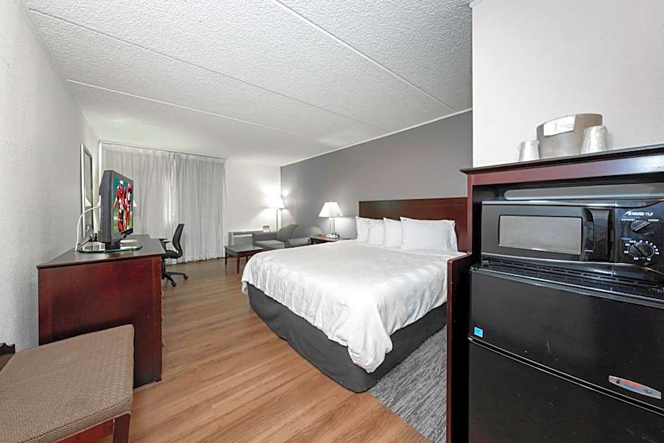 Red Roof PLUS+ Newark Liberty Airport - Carteret