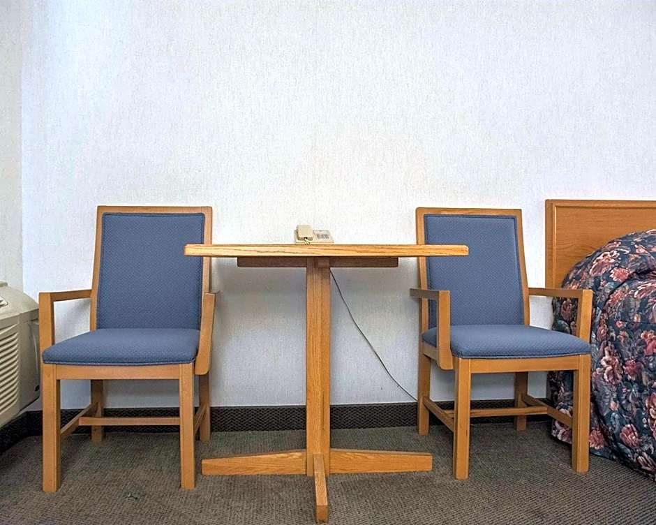 Econo Lodge By The Falls