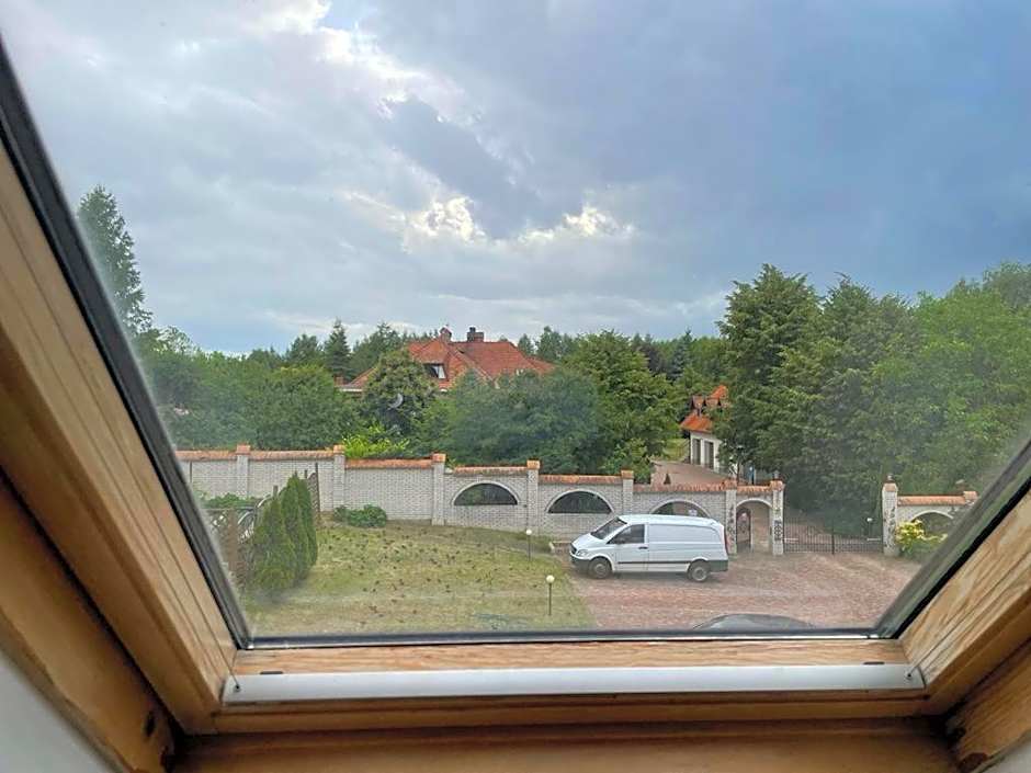Villa Regina - Spokojna okolica - 100 metrów od lasu - blisko szpitala