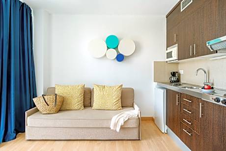 1 BEDROOM APARTMENT 1 ADULT