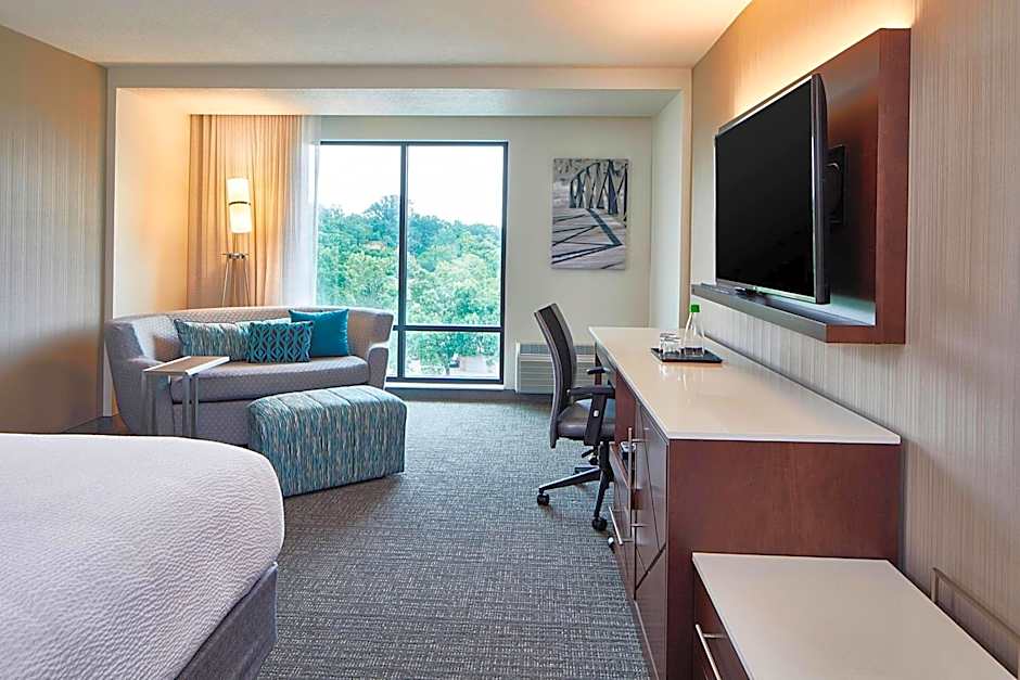 Courtyard by Marriott Minneapolis West