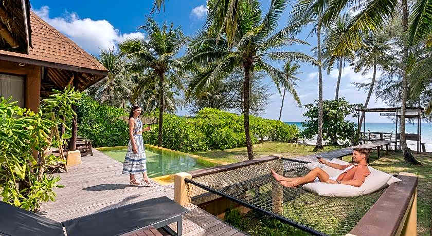 High Season Pool Villa & Spa