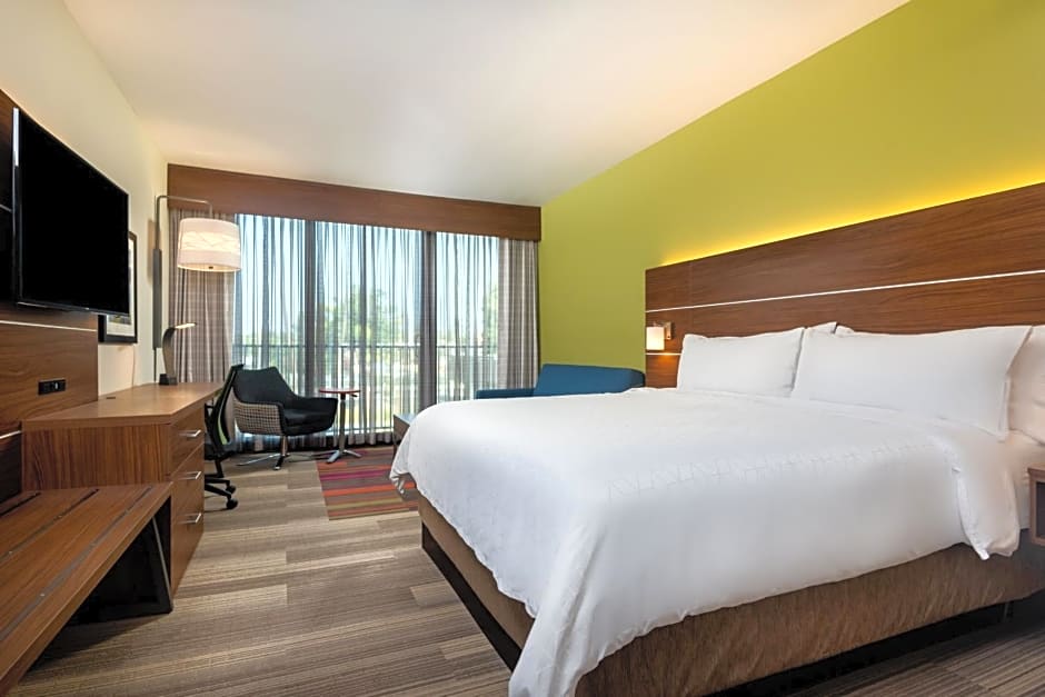 Holiday Inn Express & Suites Santa Ana - Orange County