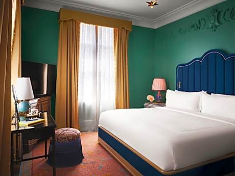 Fifth Avenue Suite