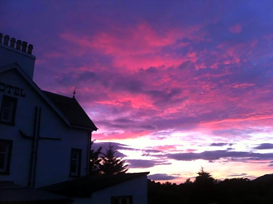 Loch Shiel Hotel