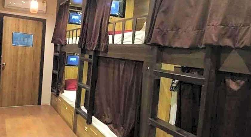 Hilal Dormitory – Bombay/ Mumbai, KY