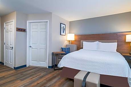 Queen Studio Suite