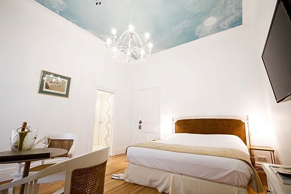 Chateau du Clair de Lune - Boutique Luxury Hotel