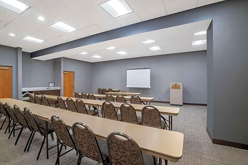 Wingate By Wyndham Charlotte Airport I-85/I-485