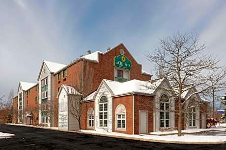 La Quinta Inn & Suites by Wyndham Cleveland Macedonia