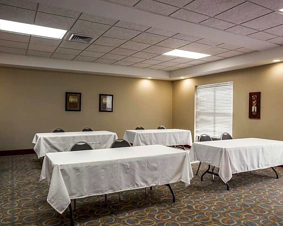 Comfort Inn & Suites Lumberton Central I-95