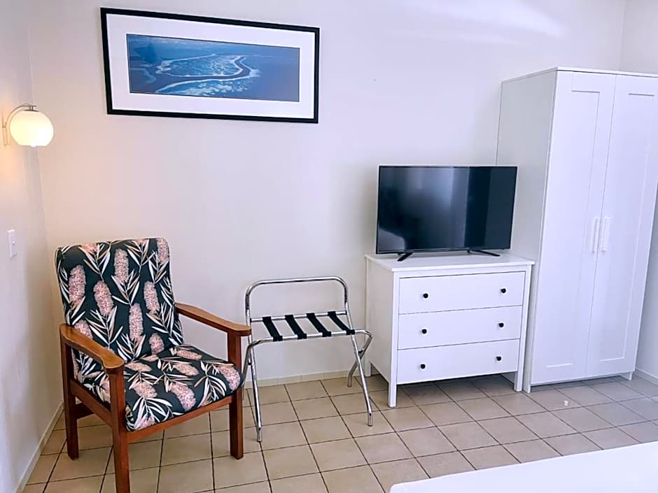 Paradise Court Holiday Units