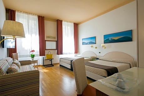 Family Room (5 Adults)