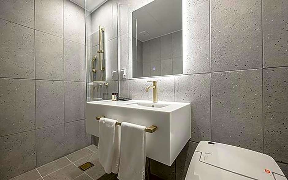 H Avenue Mokpo Peace Plaza branch