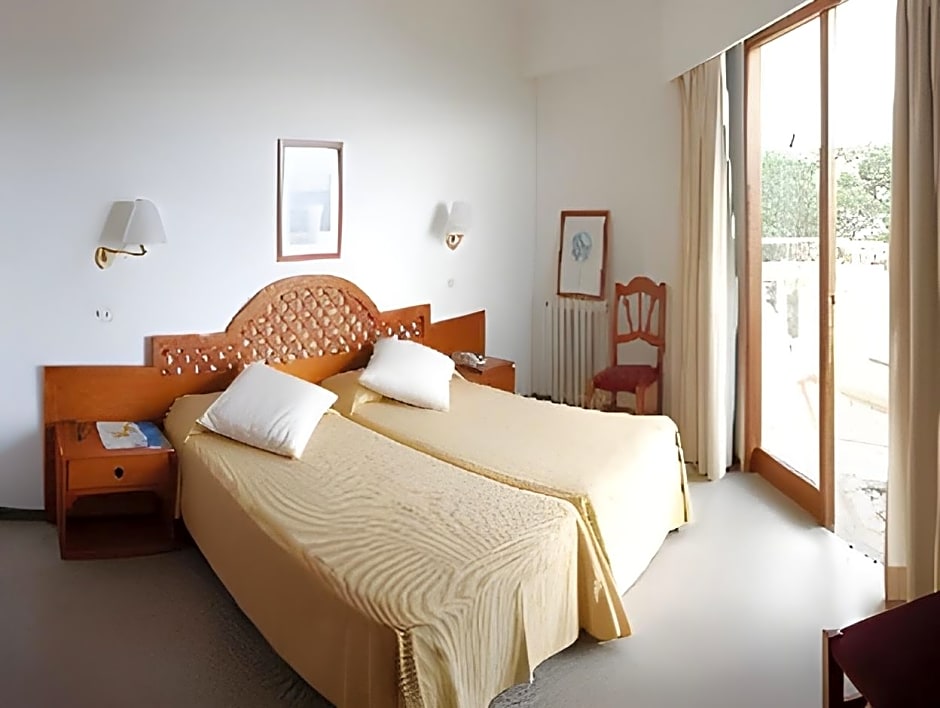 Photo 1 of 1 of Junior Suite, Partial View