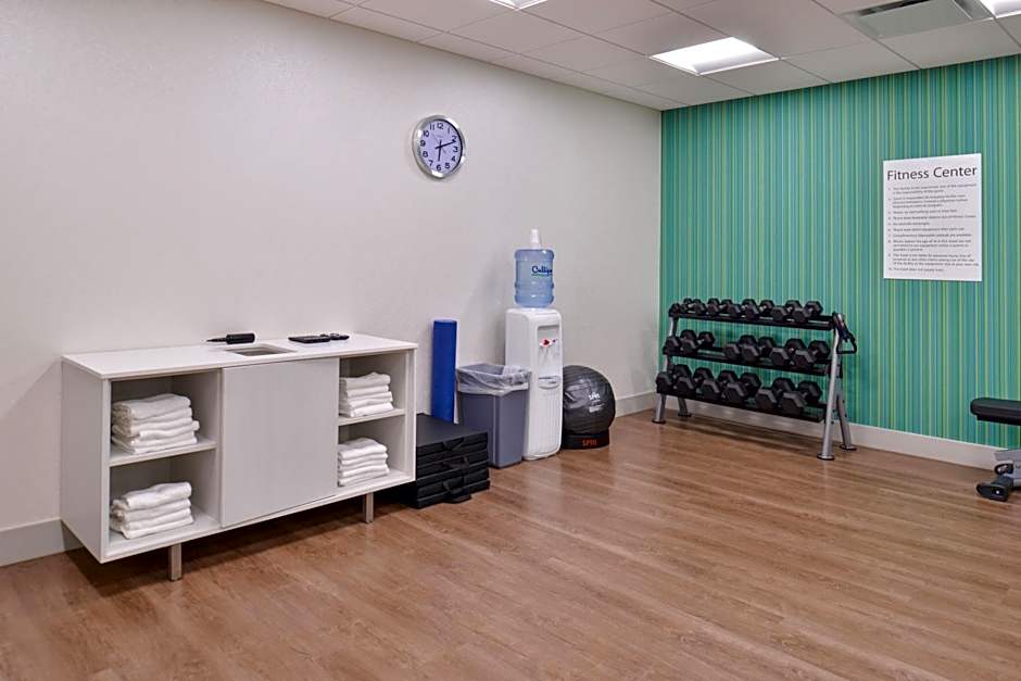 Holiday Inn Express & Suites Omaha Airport By IHG