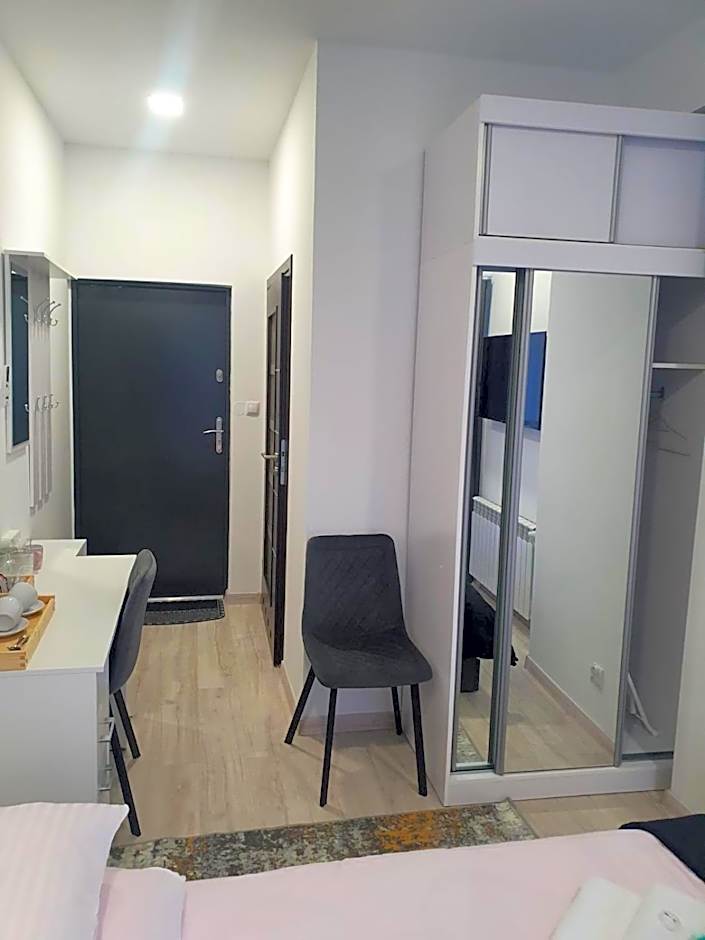 Comfort Stay, EV, Parking