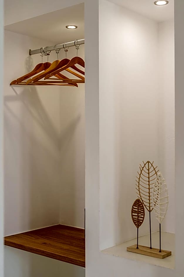 Sandy Villas – Perissa, UT
