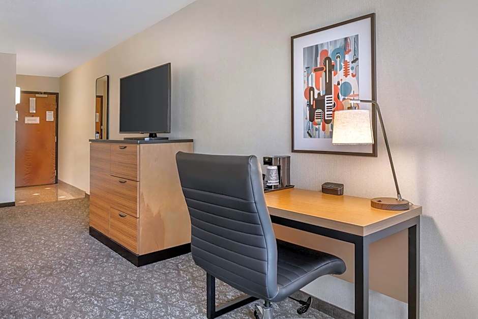 DRURY INN & SUITES ST LOUIS SOUTHWEST