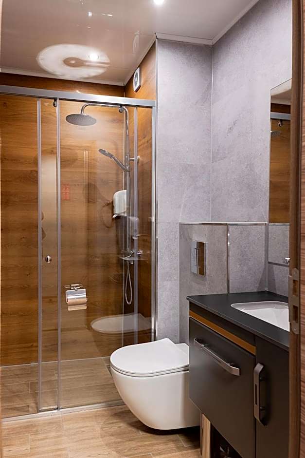 Avenue Hotel