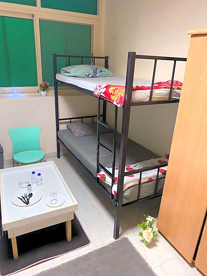 MBZ - Nice Bed Space "MEN"