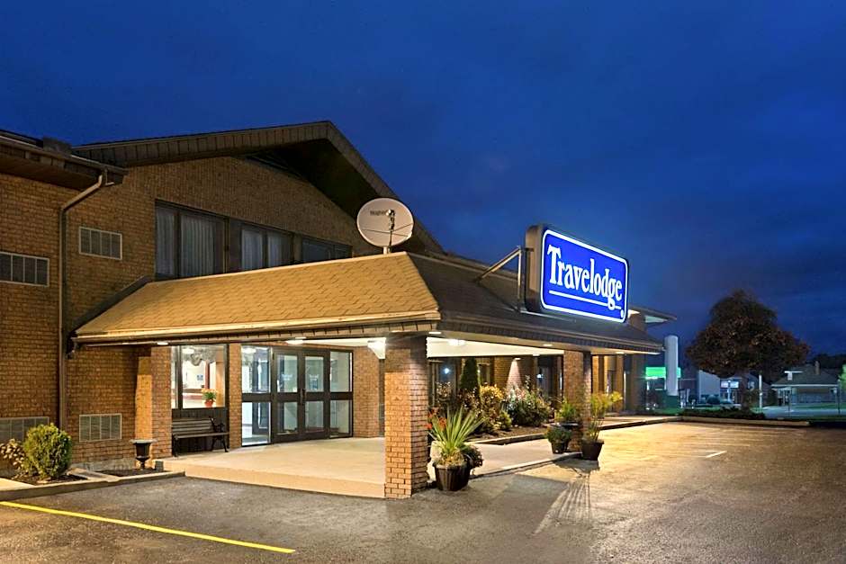 Travelodge by Wyndham Owen Sound ON