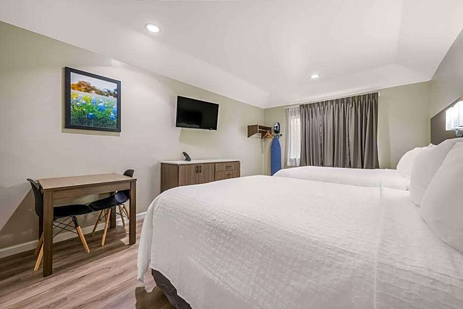 SureStay Studio by Best Western Conroe Downtown