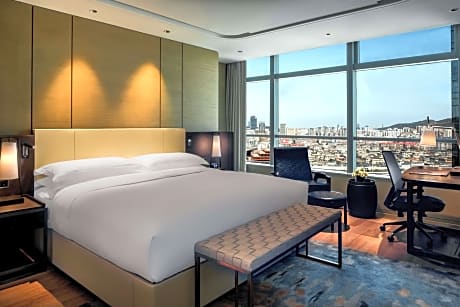 King One Bedroom Apartment