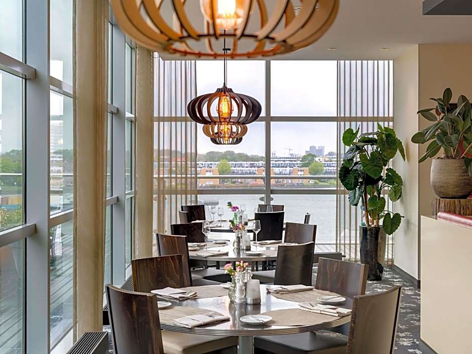 Mövenpick Hotel Amsterdam City Centre