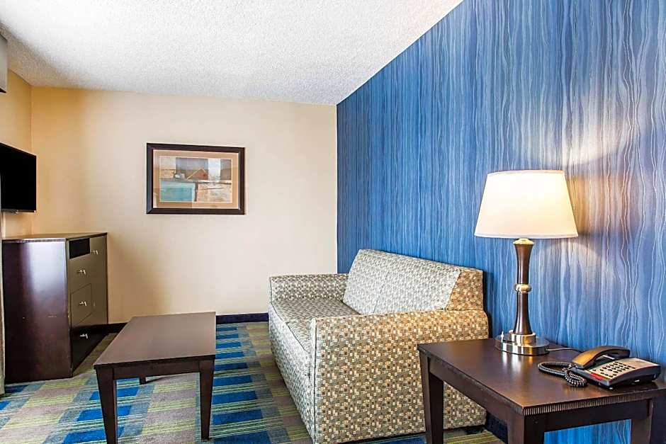 Comfort Inn & Suites Meriden East
