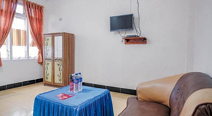 RedDoorz Syariah near Kebun Raya Liwa