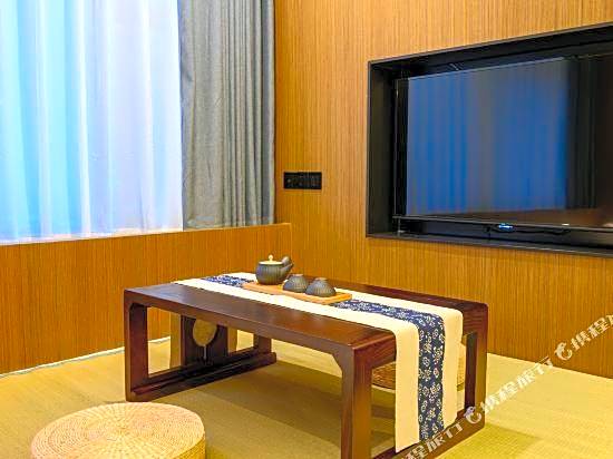 Yisu Impression Hotel (Ningbo Tianyi Square chenghuangmiao station)