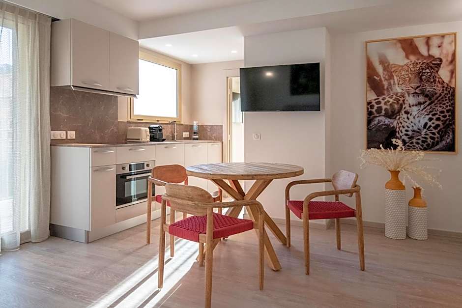 Résidence Hôtelière Chambord au coeur de Menton - entièrement rénovée