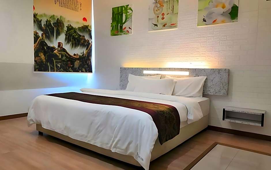 Mega Inn