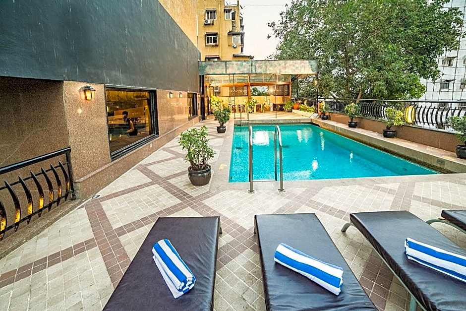 Fariyas Hotel