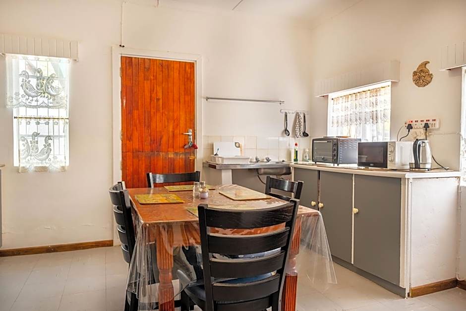 Karoo Ouberg Guest Lodge