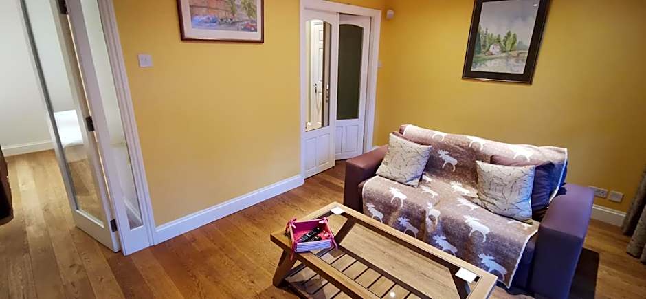 Buccleuch and Queensberry Arms Hotel