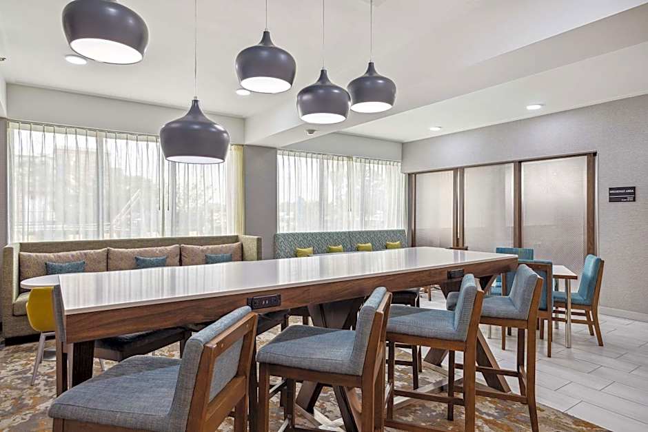 Hampton Inn By Hilton Houston-Brookhollow