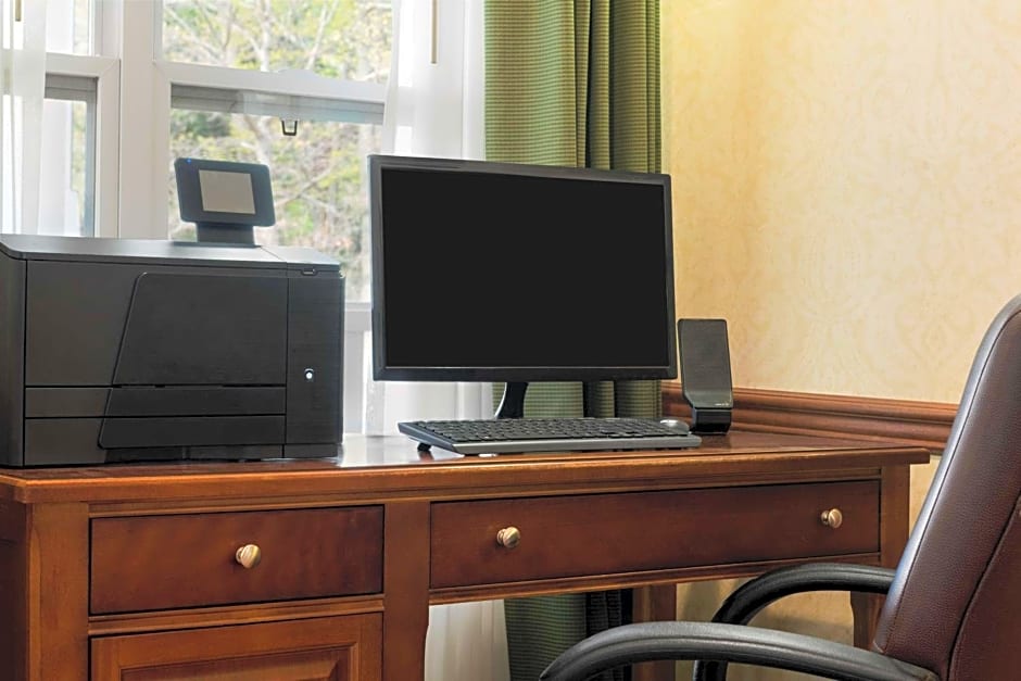 Country Inn & Suites by Radisson, Stevens Point, WI