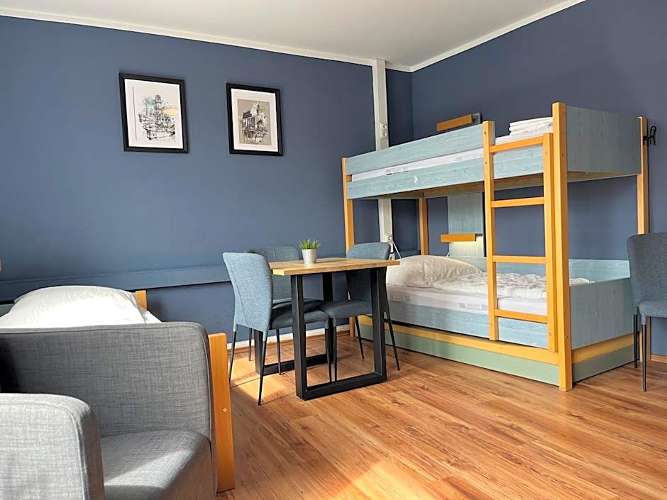 Blue Doors Hostel KTV