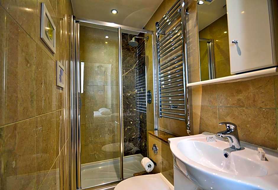 Hyde Park Apartments