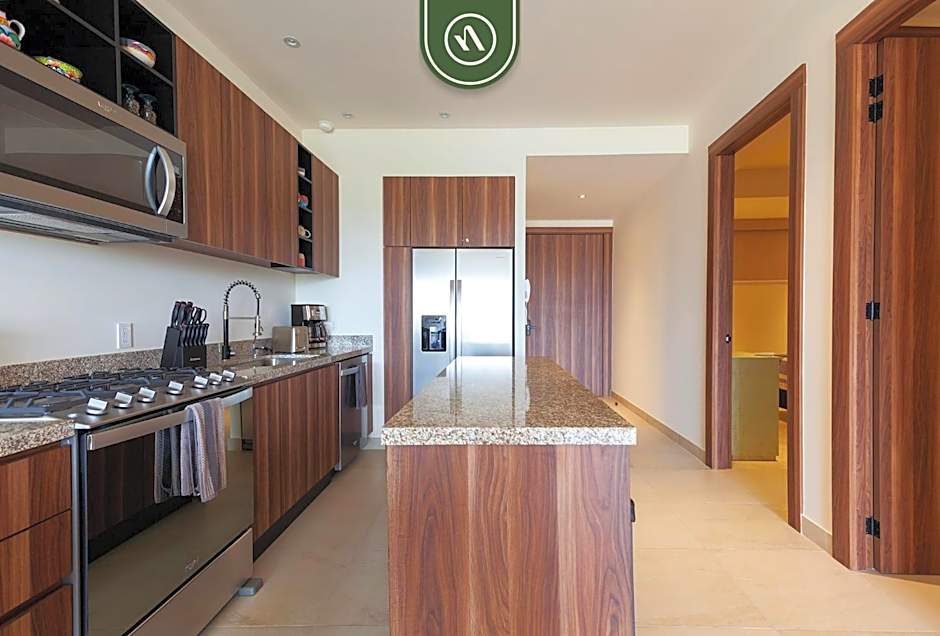 Brand New 2 BR Condo with Amazing Rooftop Pool