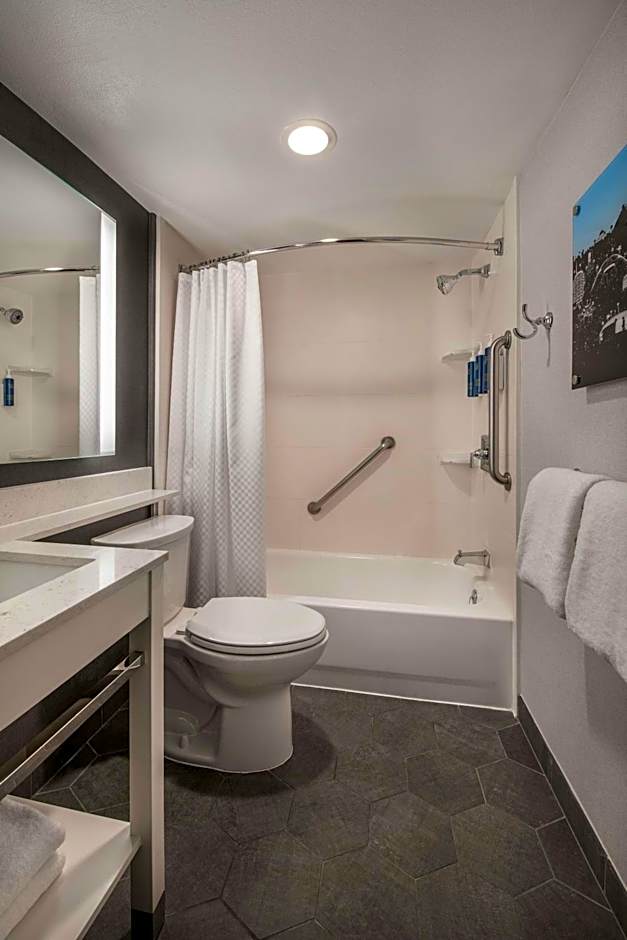 Four Points by Sheraton Los Angeles Westside