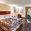 Clarion Pointe Marshall