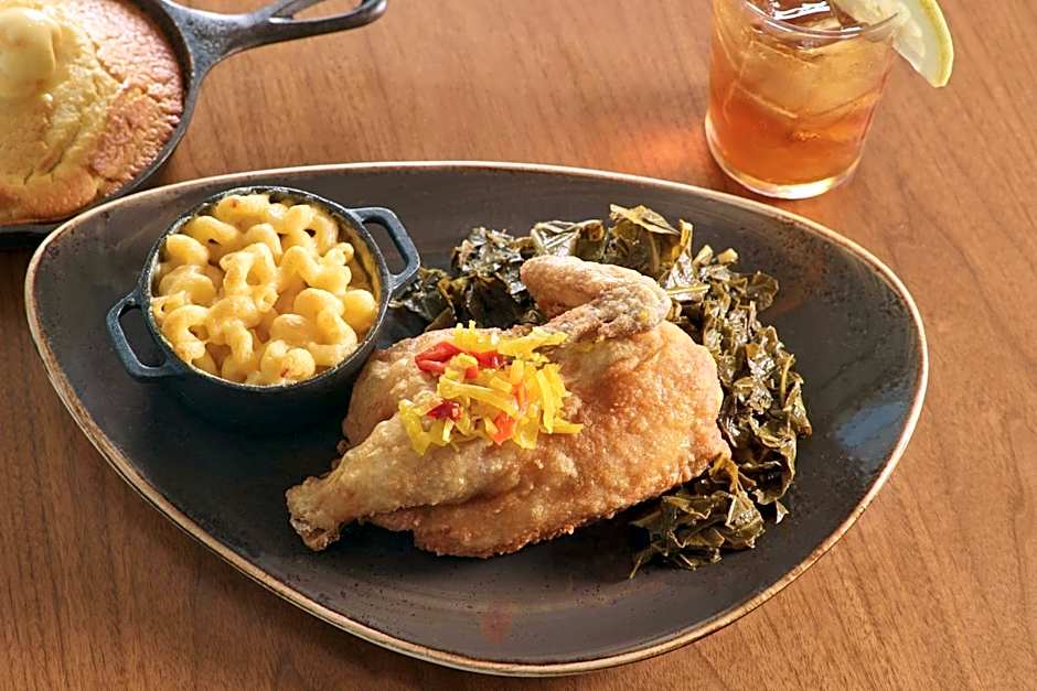 Renaissance by Marriott Atlanta Airport Gateway Hotel