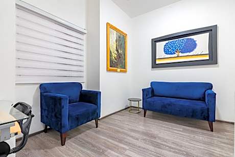 Deluxe King Suite