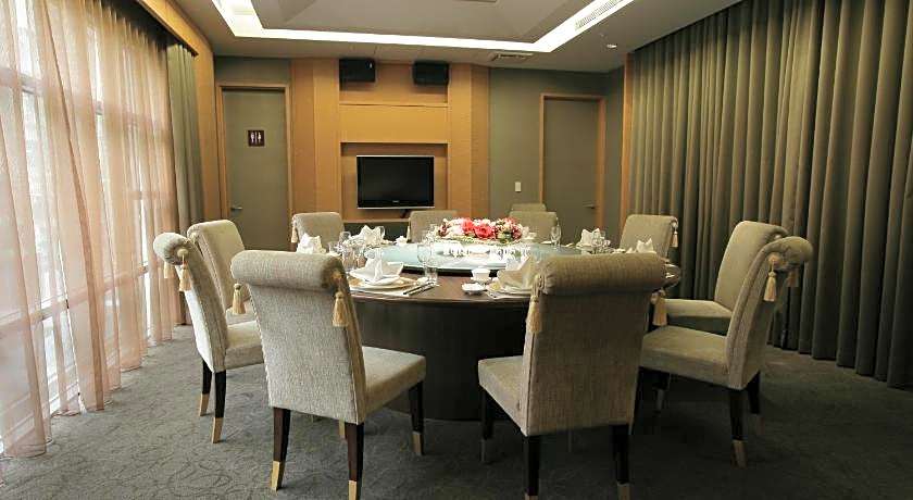 Fullon Hotel Taipei, Central